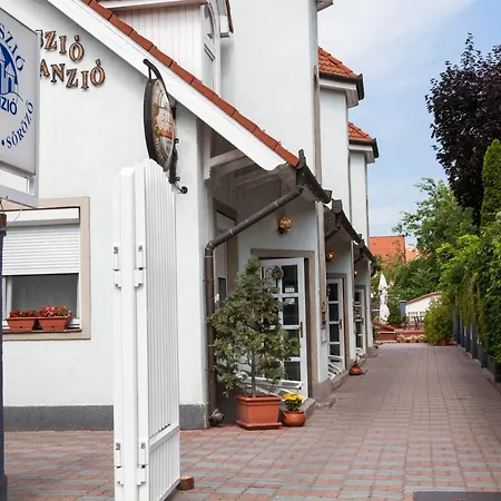 Passzio Panzio Guest house 3*