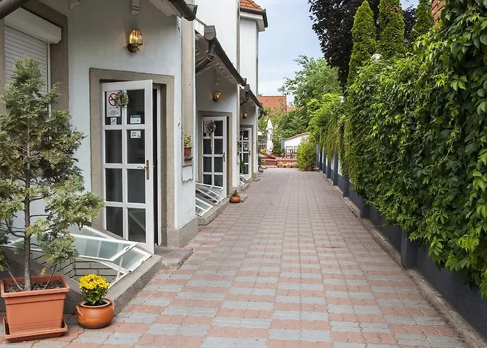 Passzio Panzio Pensionat 3*